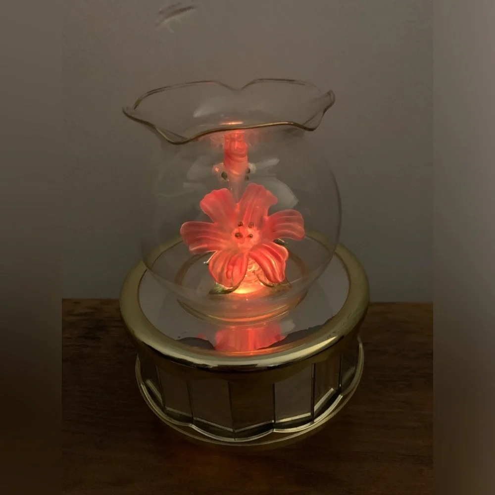 Vtg Hand Sculptured Flower In Glass Gold Rotating Light-Up Mirrored Music Box